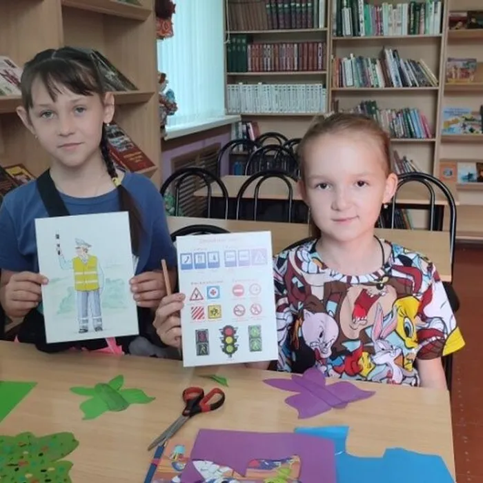  Игра-викторина «Азбуку дорожную знать каждому положено».